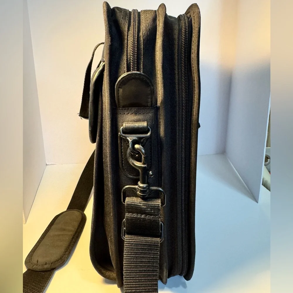GATEWAY Vintage Computer Laptop Notebook Messenger Bag - Black - 14x13
